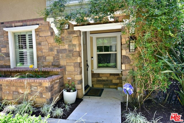 6515 6515 1/2 La Mirada Ave