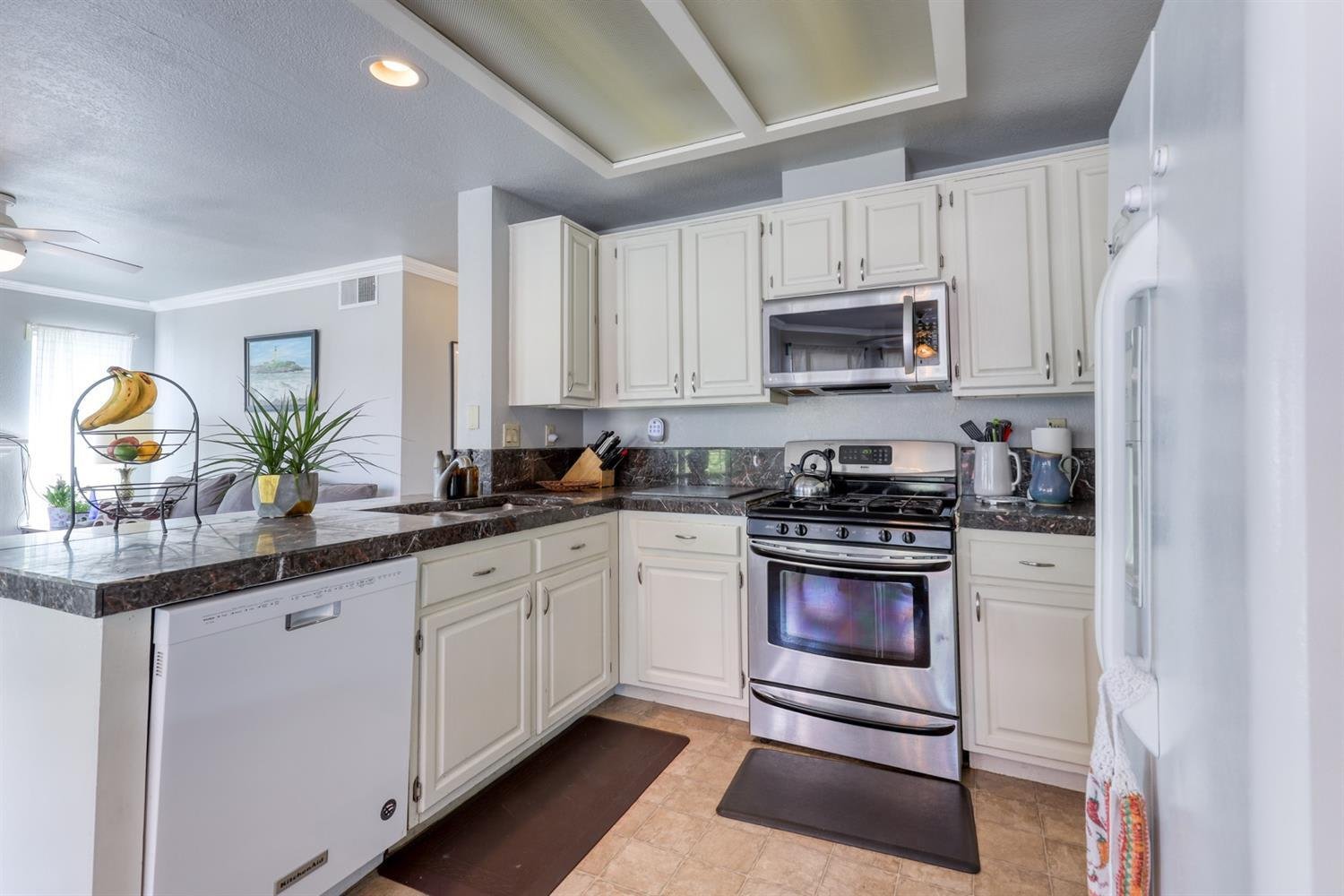 8572 Twin Trails Dr