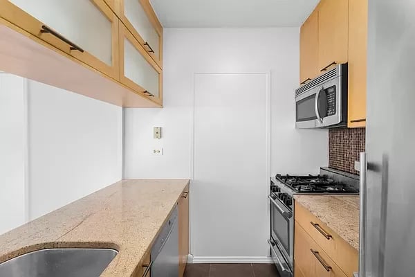 159 E 30TH ST, #3C