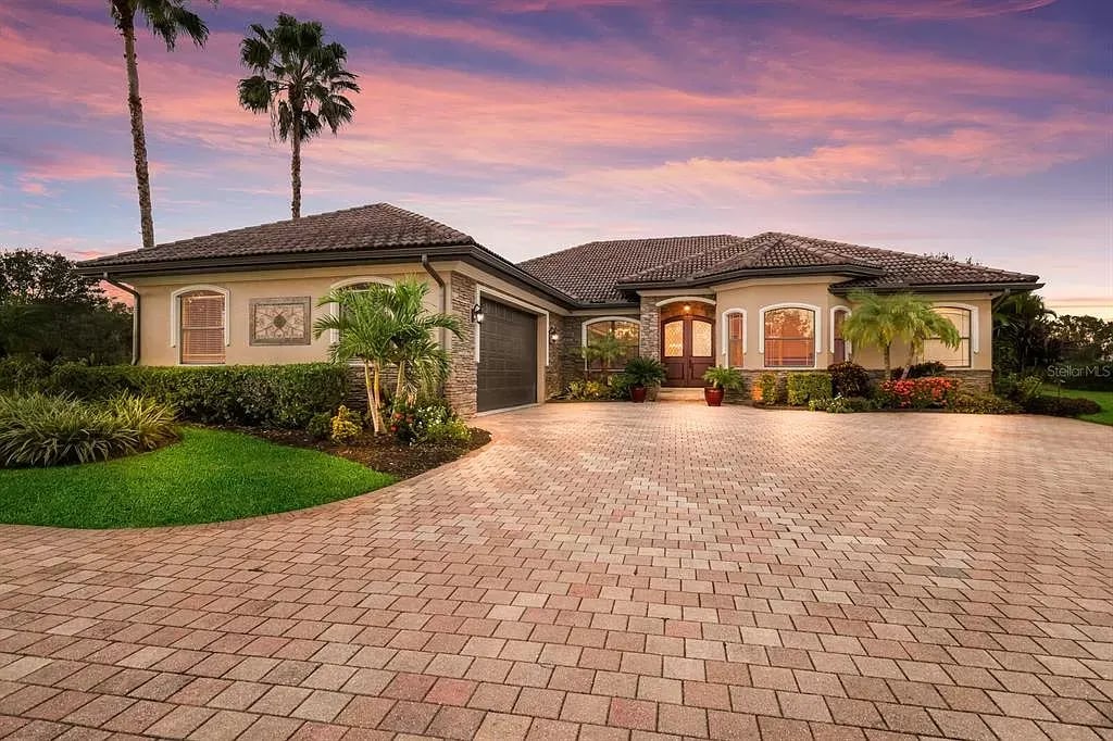 17001 Deer Prairie Drive in Sarasota, Florida, East 