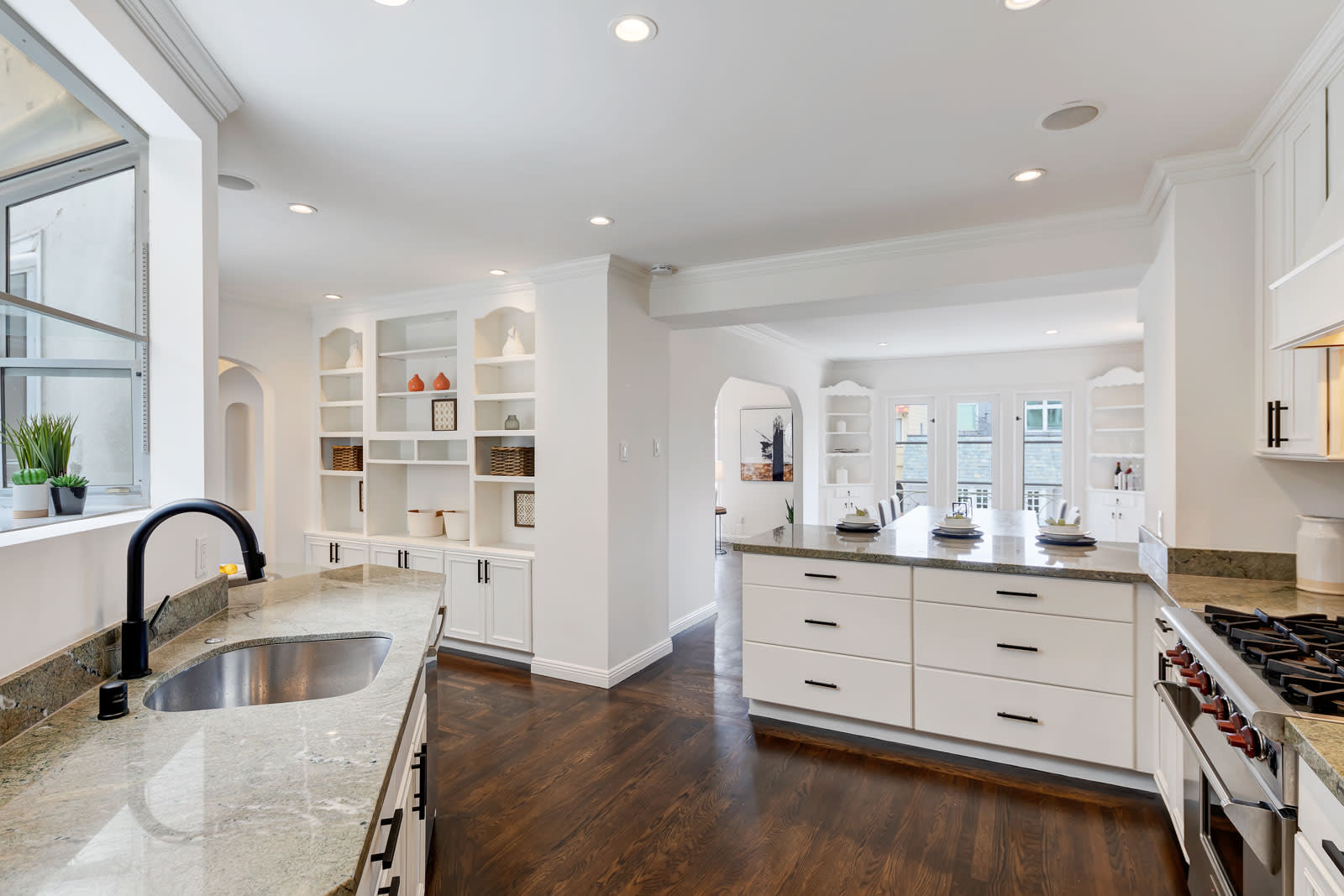 2257 Beach