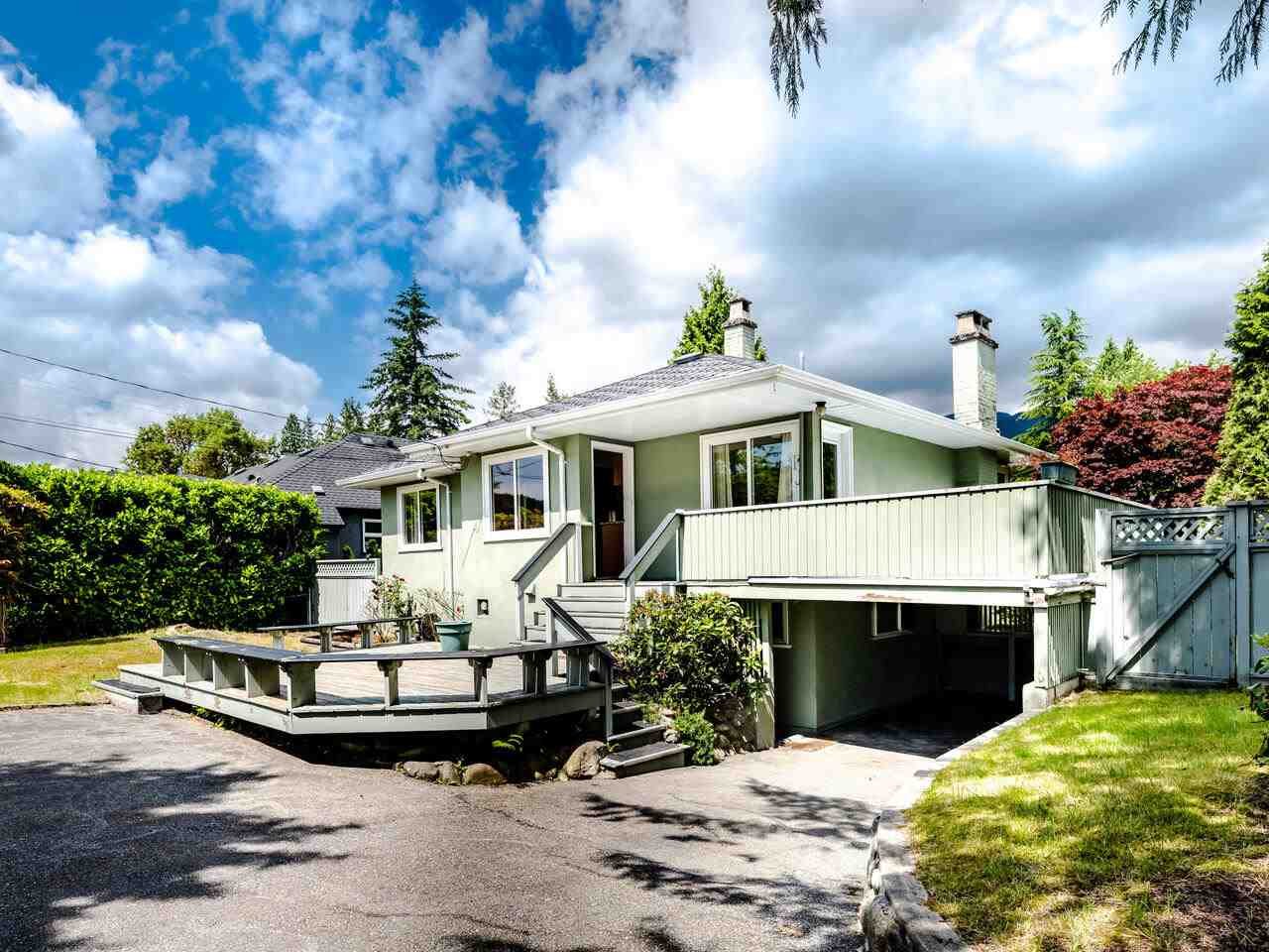2801 Woodbine Dr