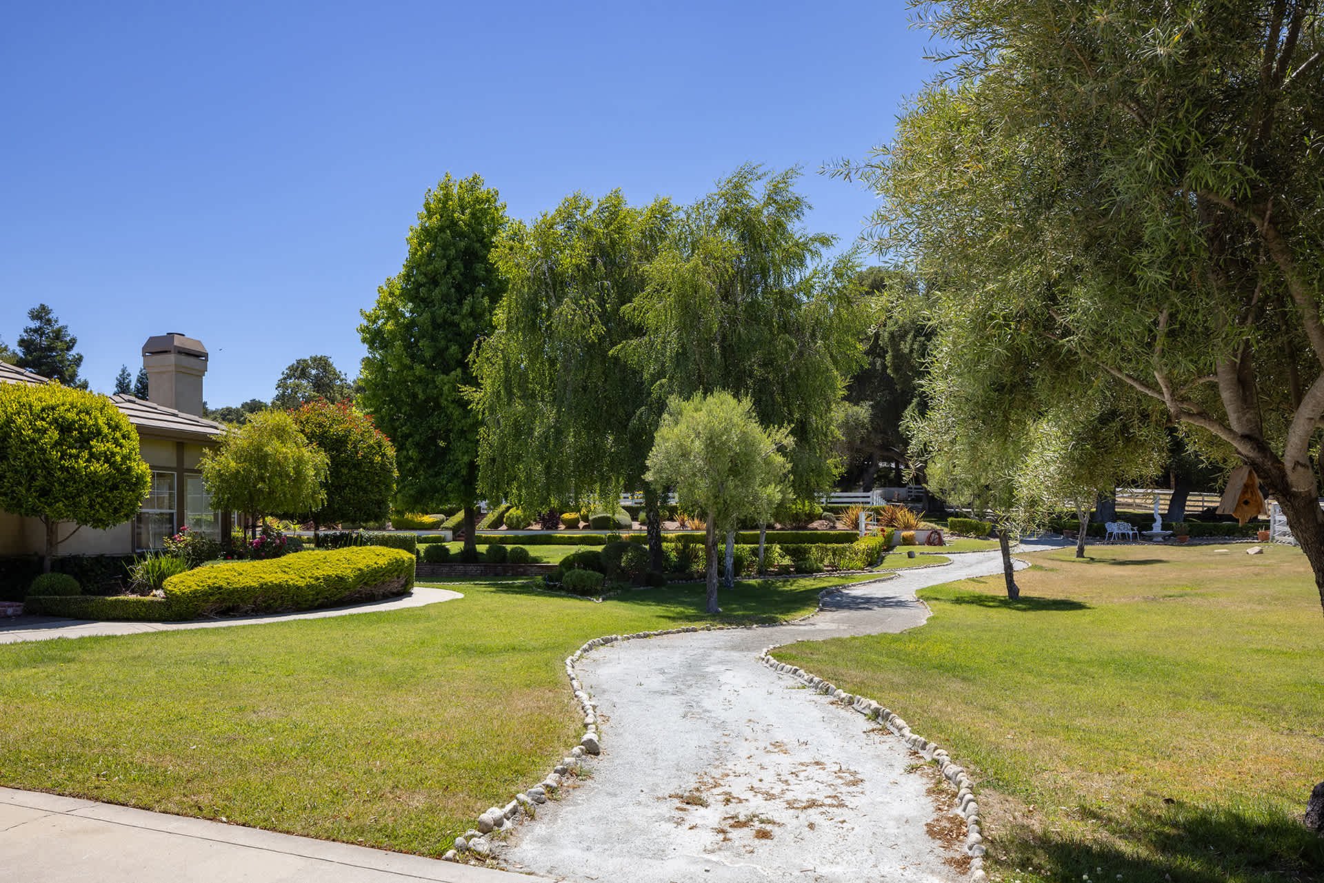 Stunning Equestrian Estate - 6 Sleepy Hollow Dr
