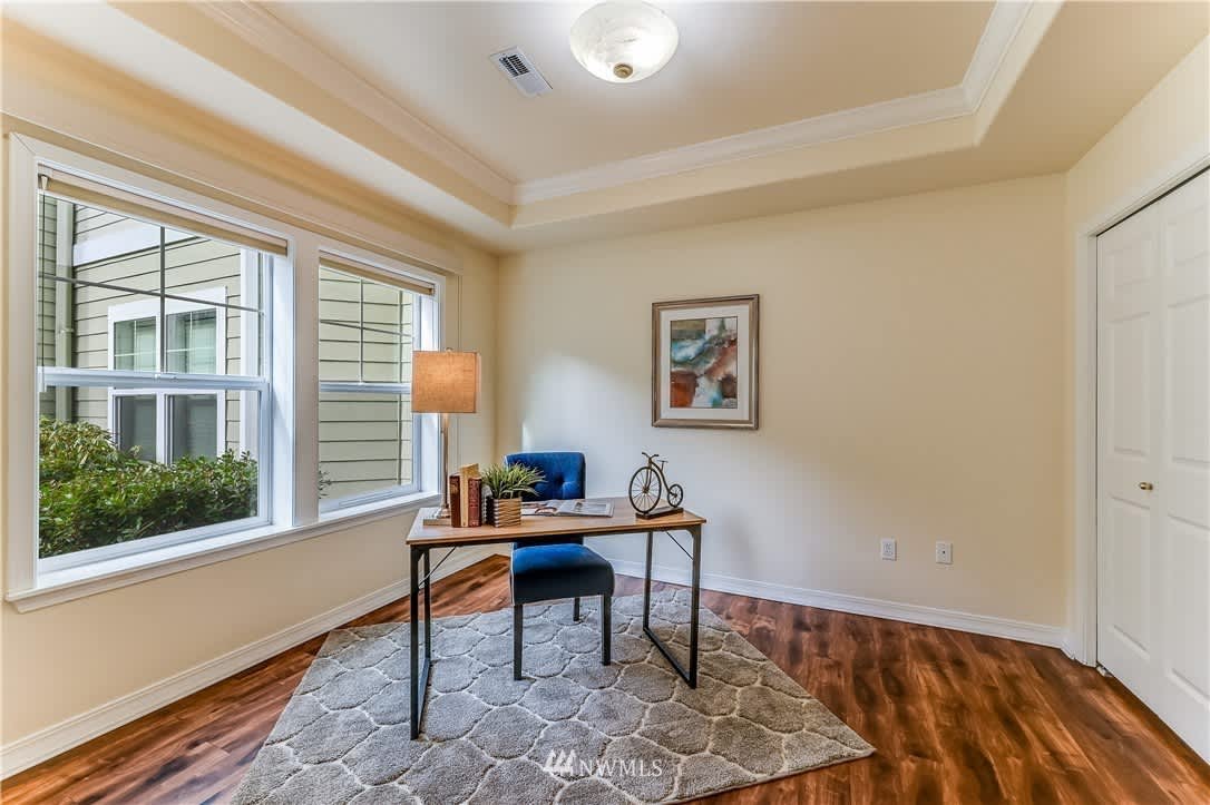 4406 Providence Point Place SE #104, Issaquah, WA 98029