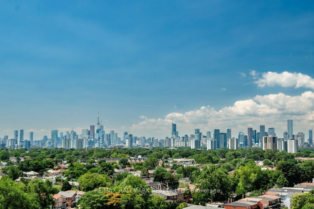 YORKVILLE LUXURY PENTHOUSE 