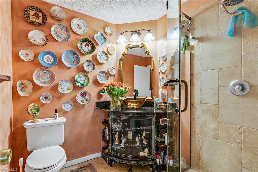 1702 Kings Lake BLVD Unit: 8-204