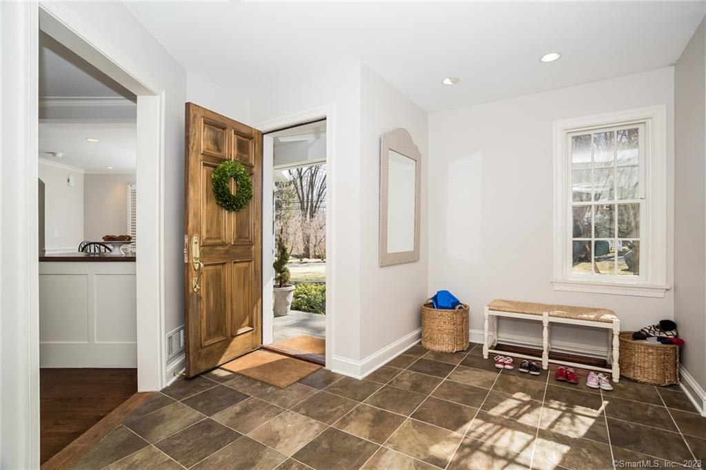 27 Sunset Rd
