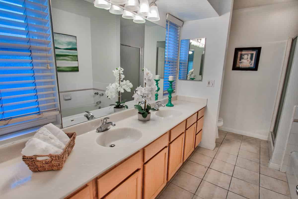 4915 Tyrone 221 Sherman Oaks, CA