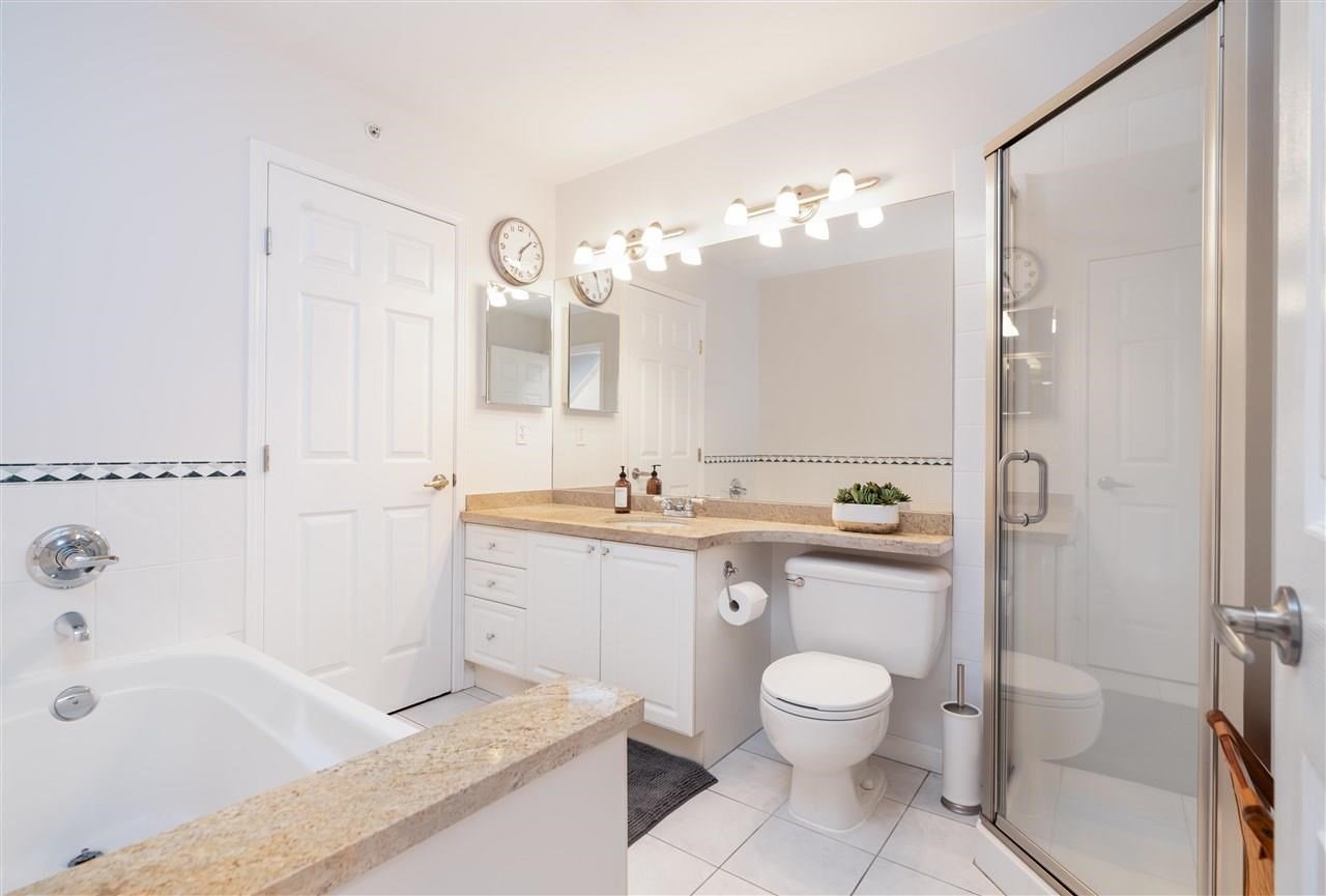 104-6588 Southoaks Cres