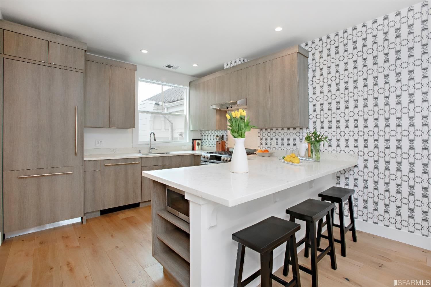 2135 California #10