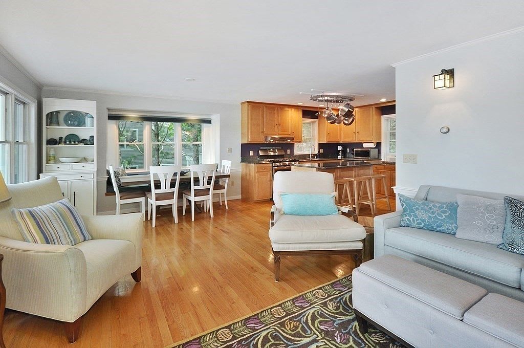 67 White Ave