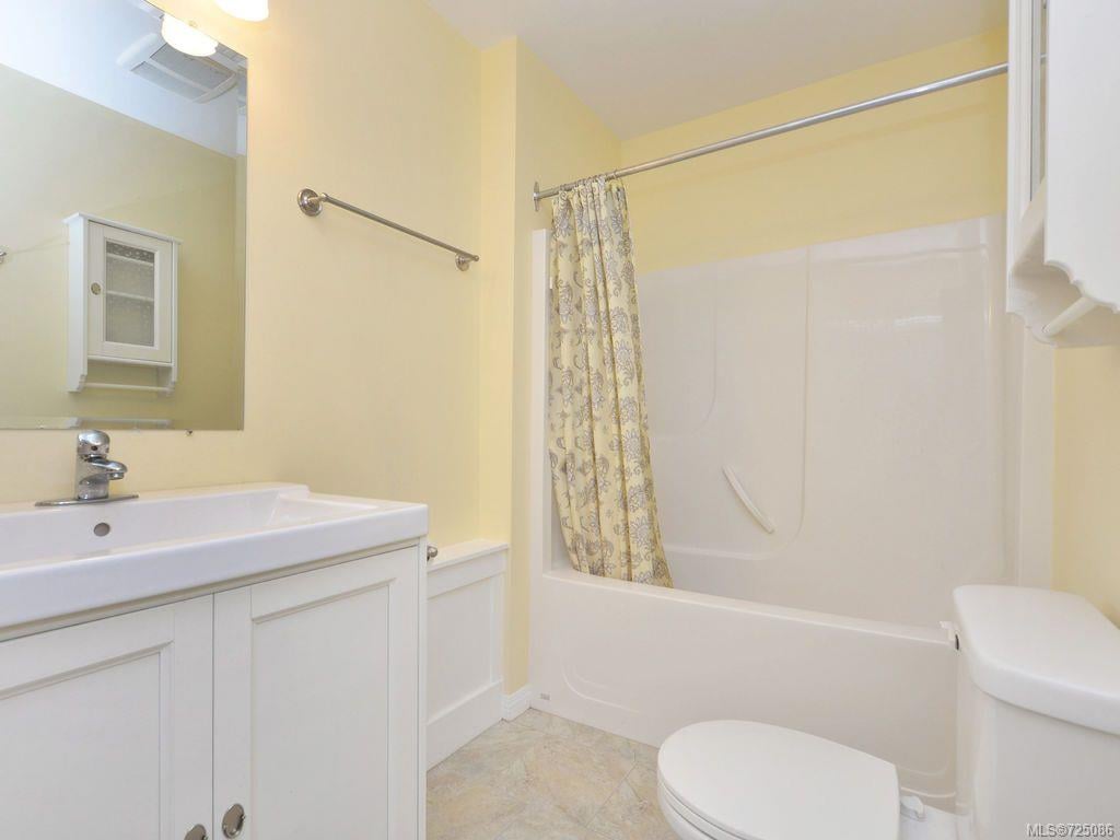 2552 Kinnoull Cres