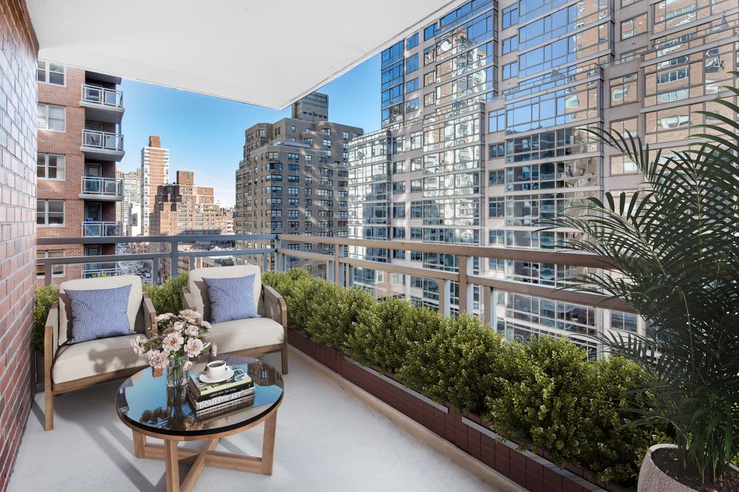 High Floor Gracious Living Lenox Hill, 360 East 72nd Street, Unit B1110