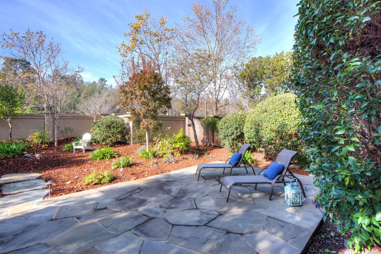 27 Presidio Dr