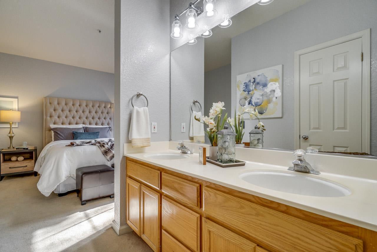 250 Santa Fe Terrace #205