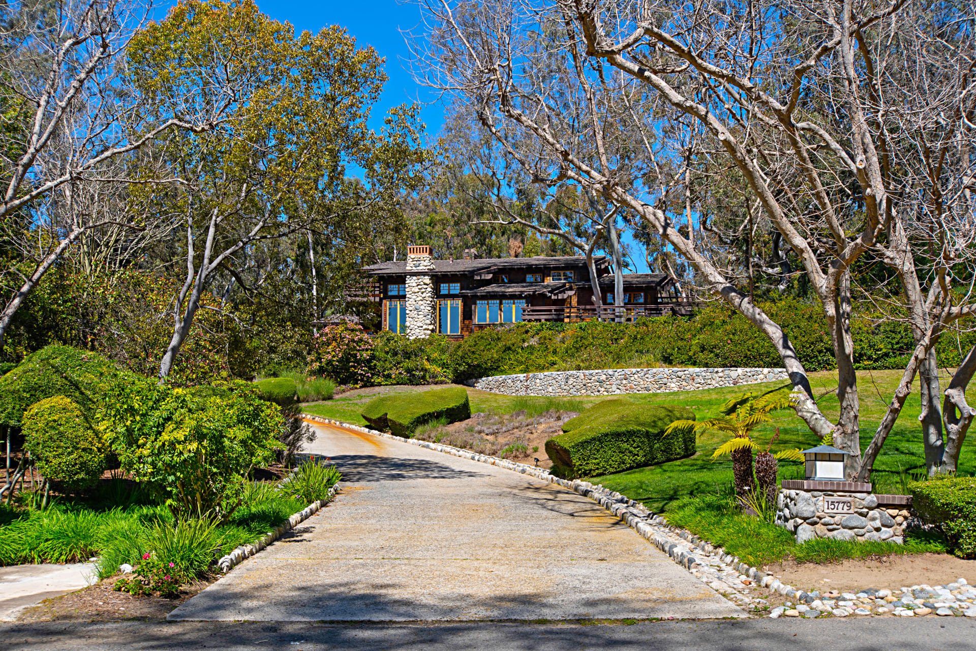 15779 El Camino Real