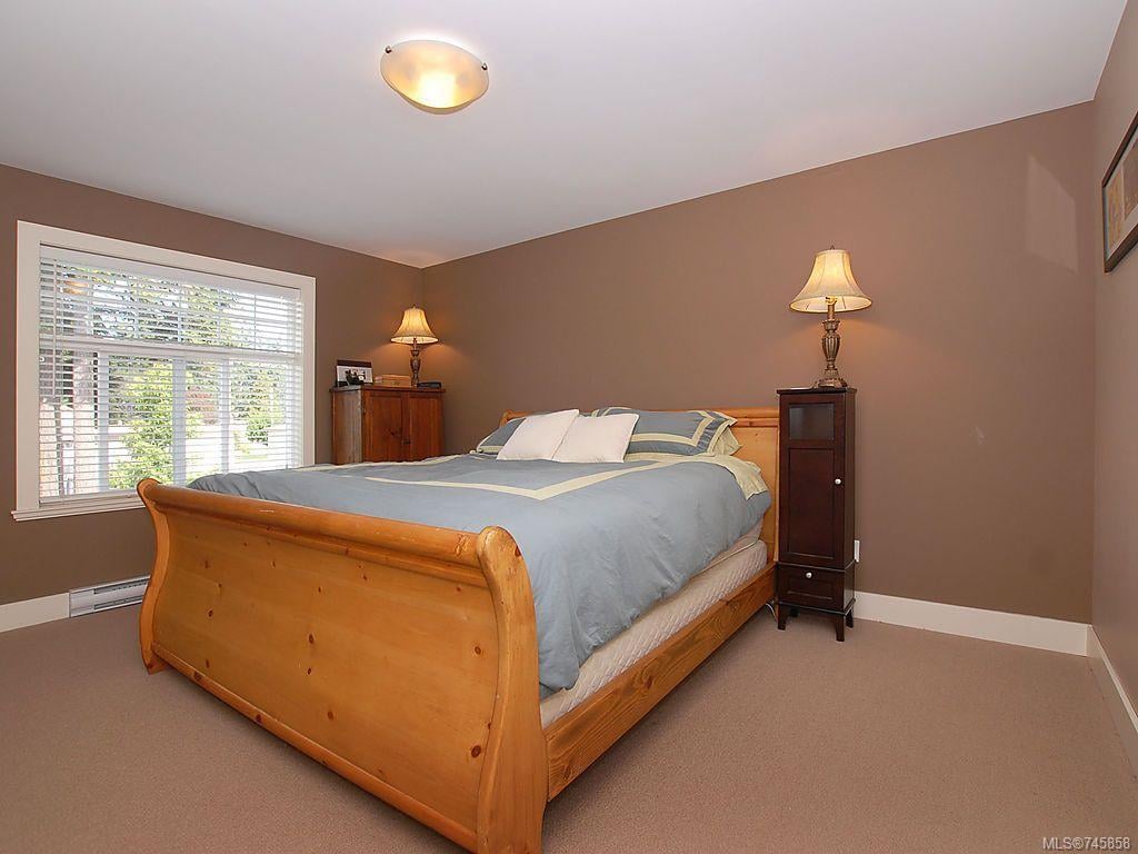202-2752 Peatt Rd, Langford