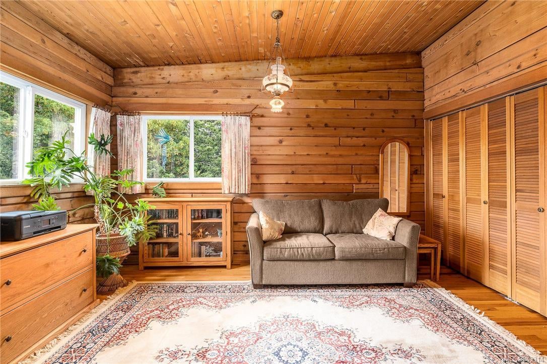 2482 Skedans Rd