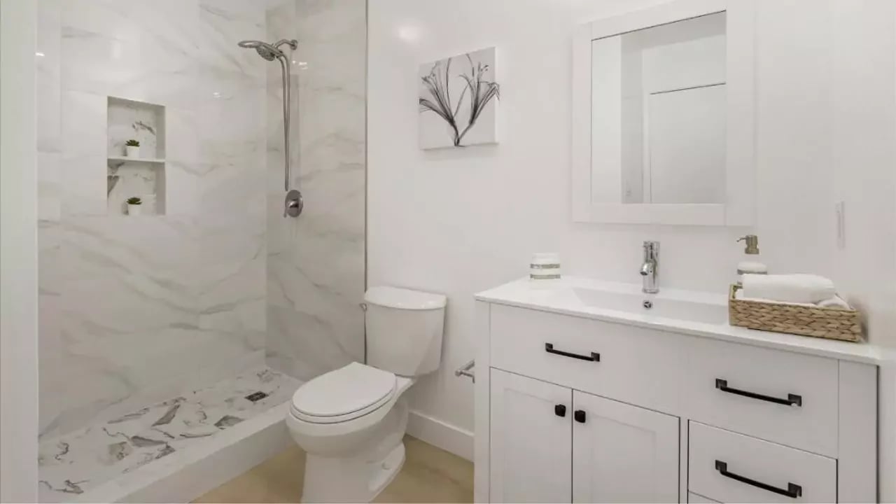 407 Piccadilly Place, Unit 3