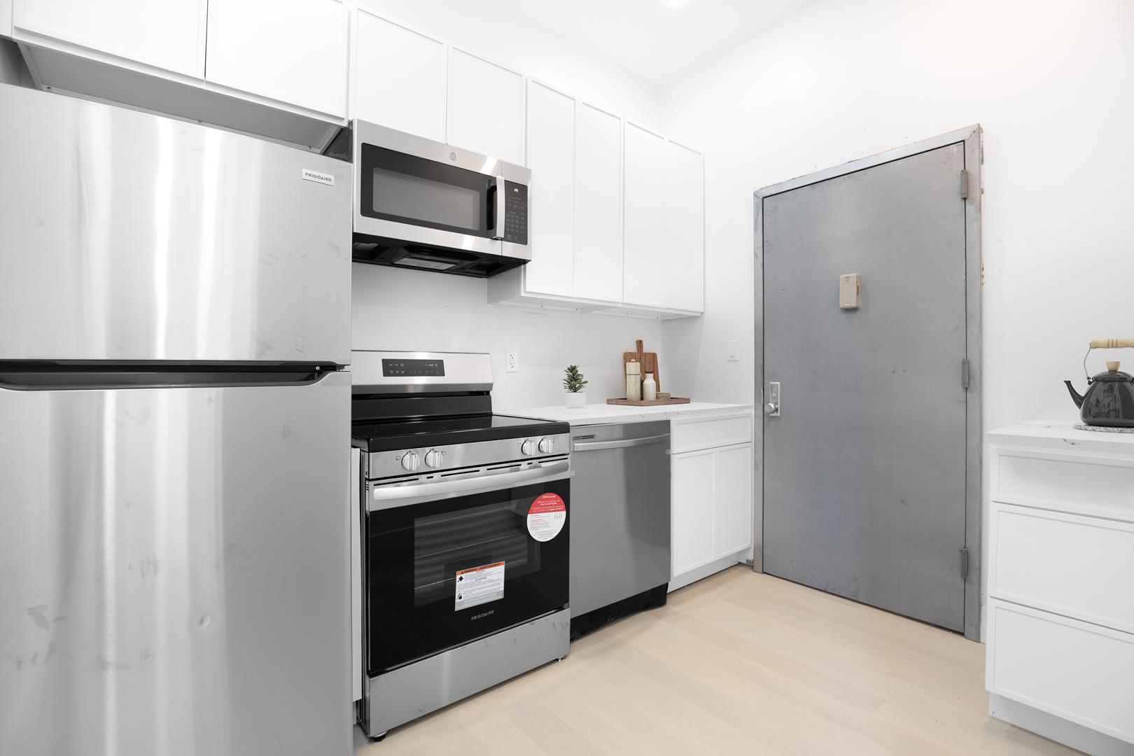 41 Hawthorne Street, Apt 2-B