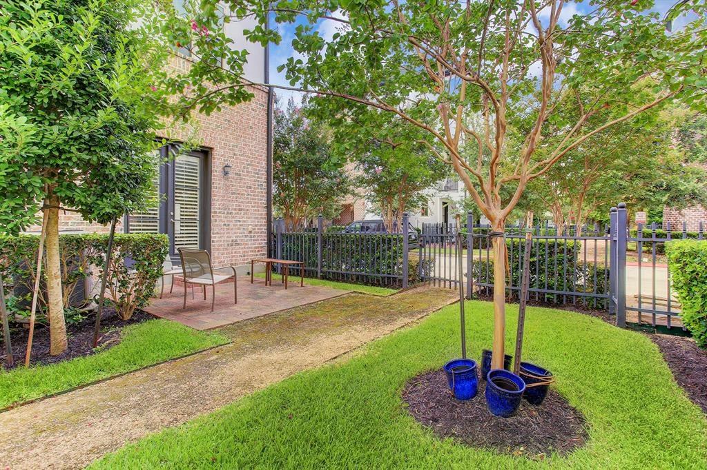 2704 ARABELLE GROVE