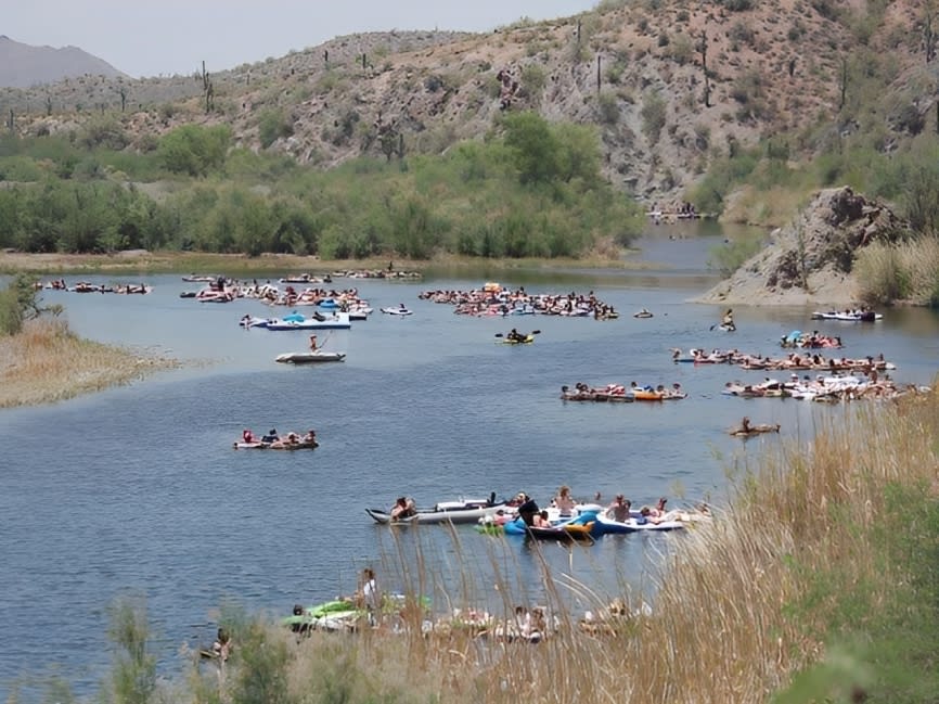 Day Trip From Scottsdale: Go Tubing on the Salt River in Tonto National Forest