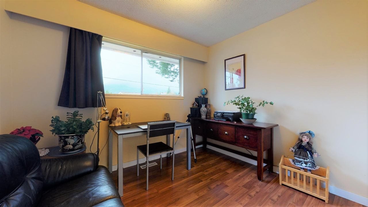 40380 Park Cres