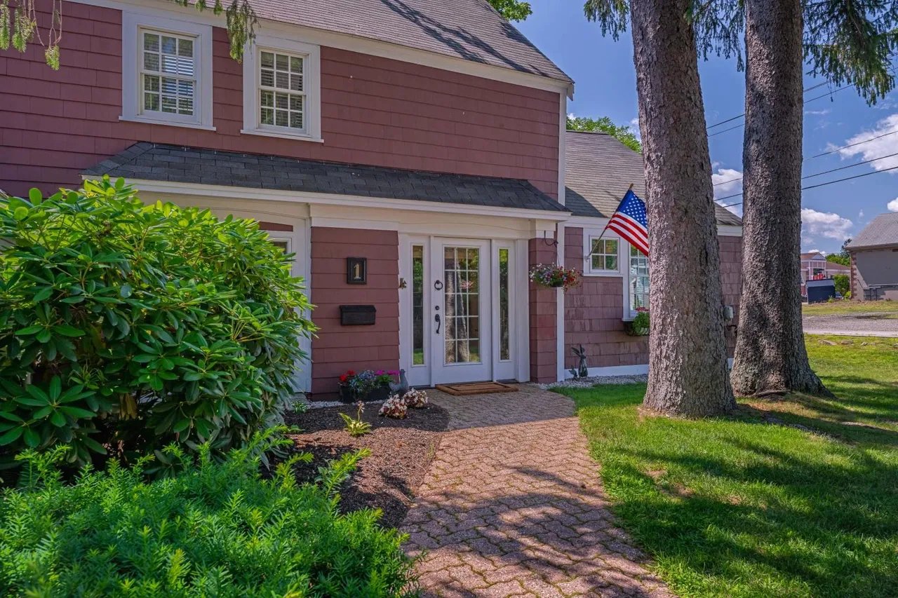 Home for Sale – 5 Nason’s Court 1 and 2, Kennebunk, ME