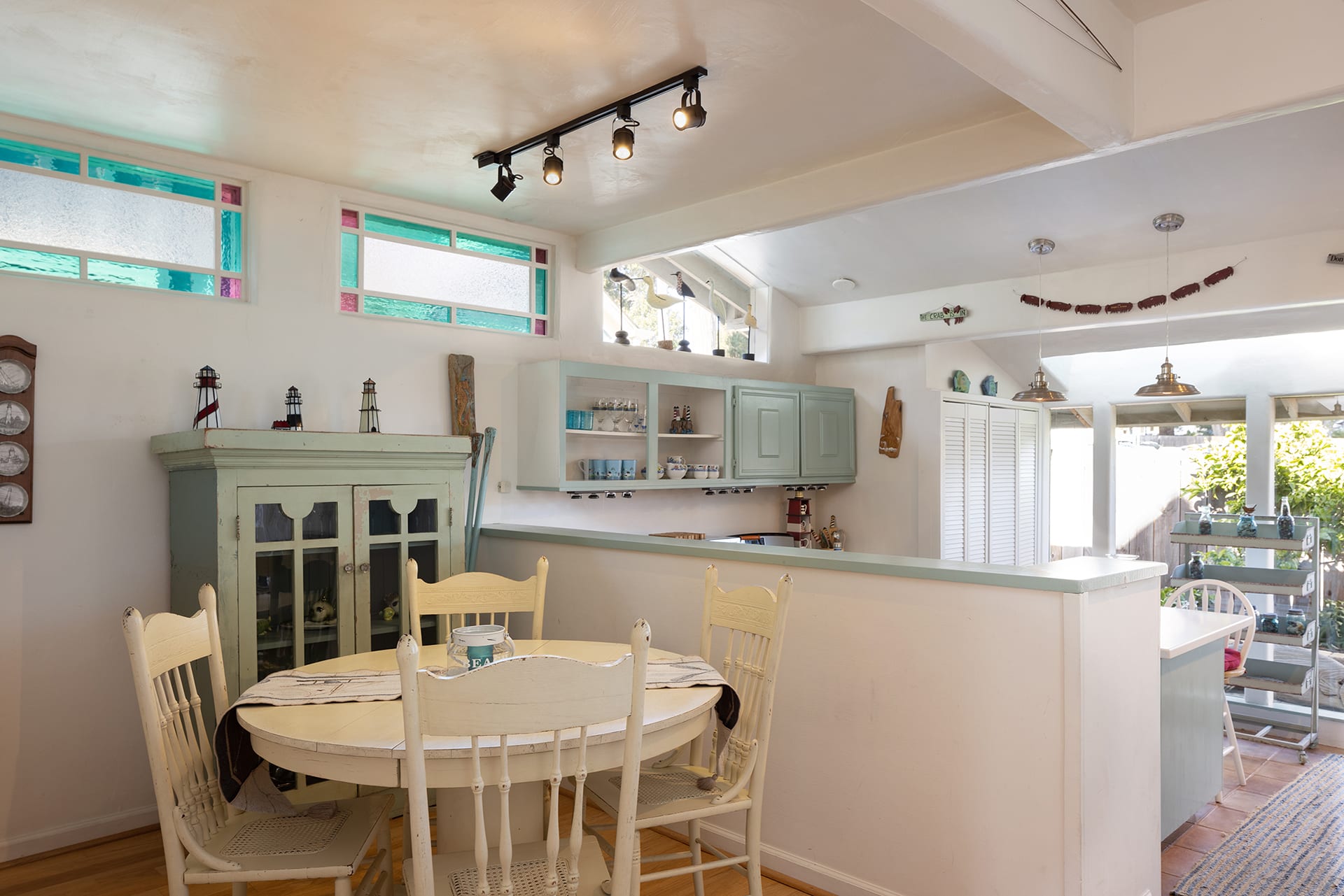 Timeless Victorian Cottage - 106 19th Street
