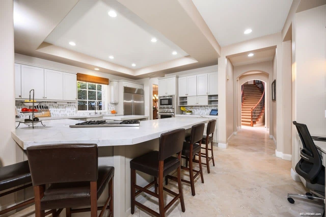 5717 Meadows Del Mar
