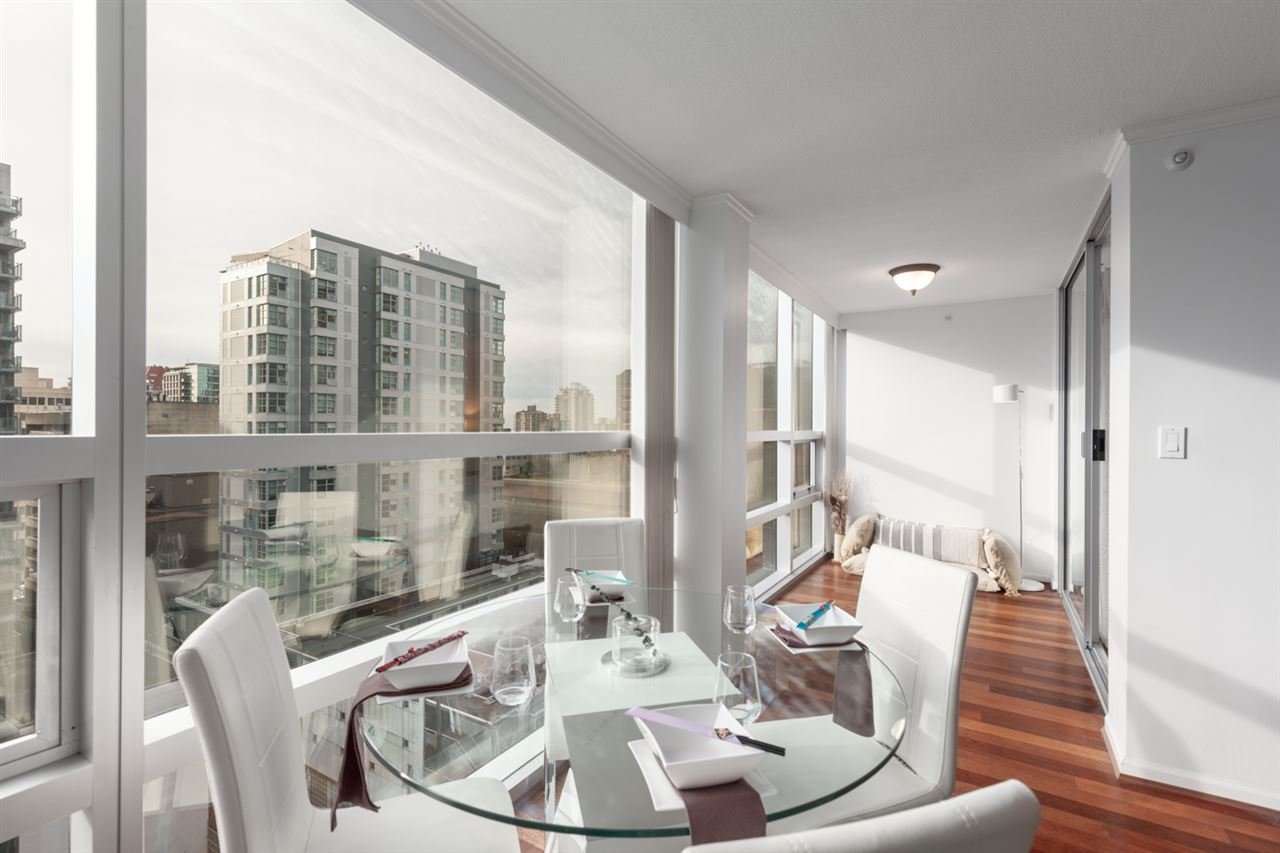 1102-1050 Burrard St