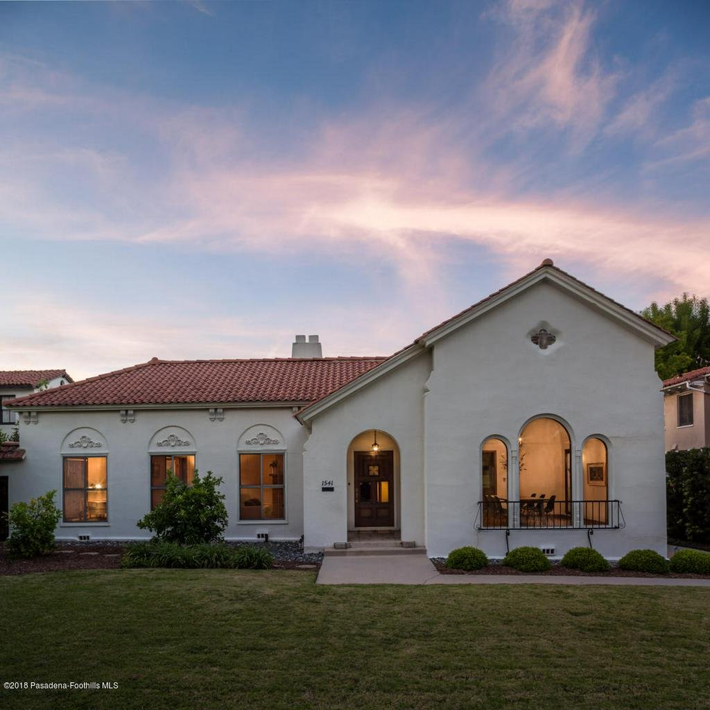 1541 Rose Villa Street