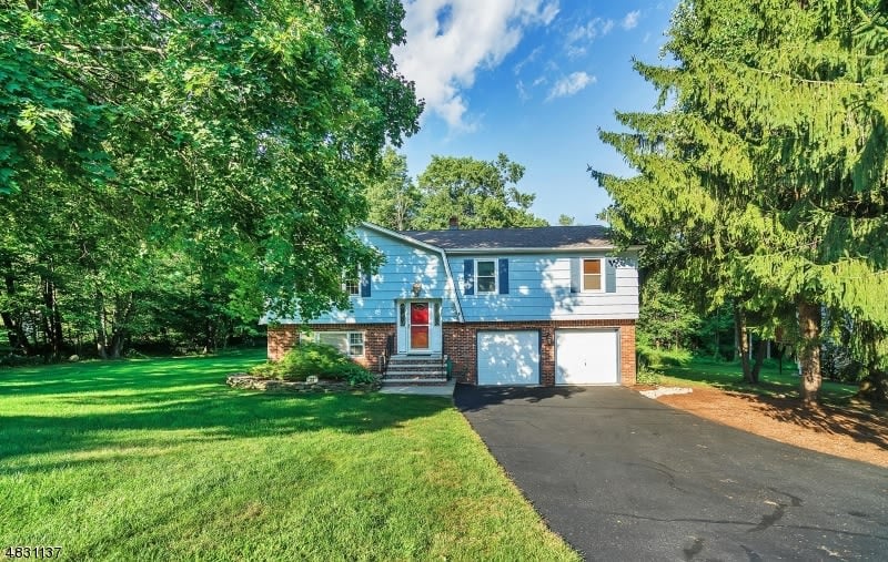 44 Albertine Pl