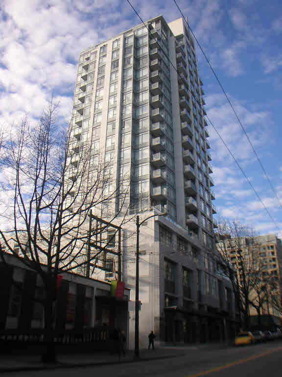 1502-480 Robson St