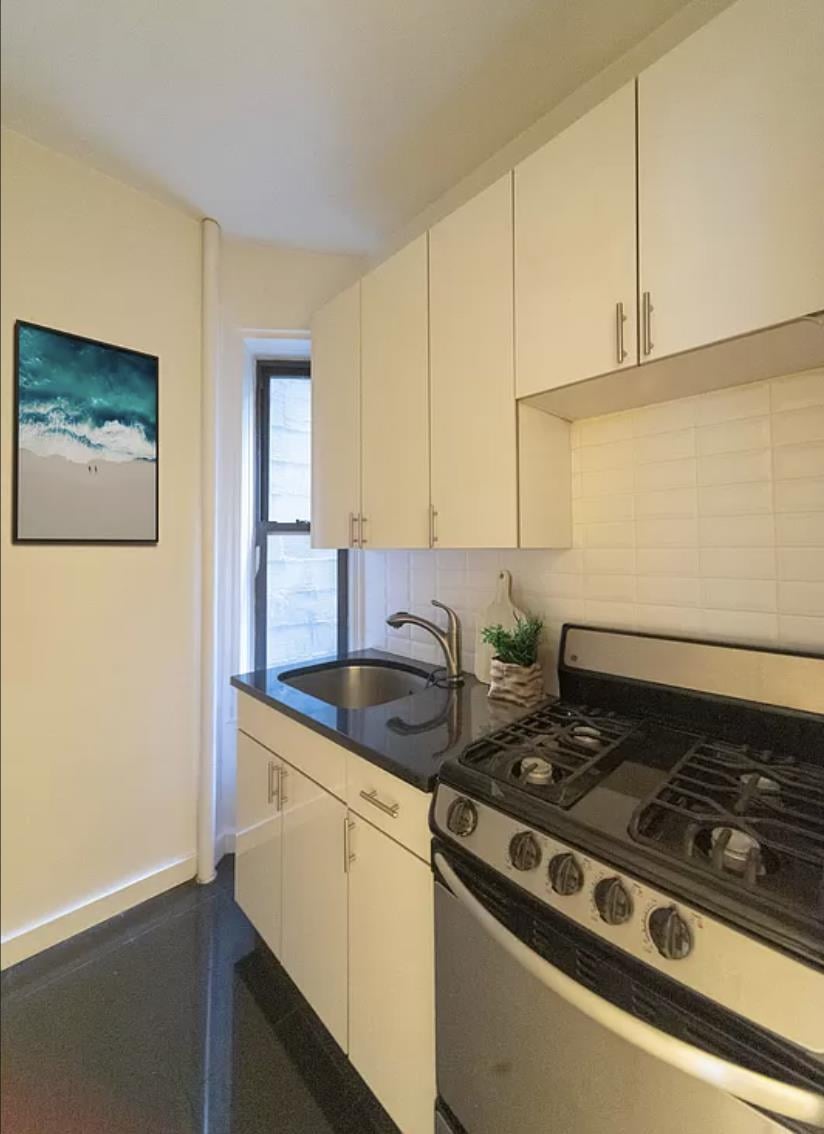 210 East 38th Street, Apt 2-E