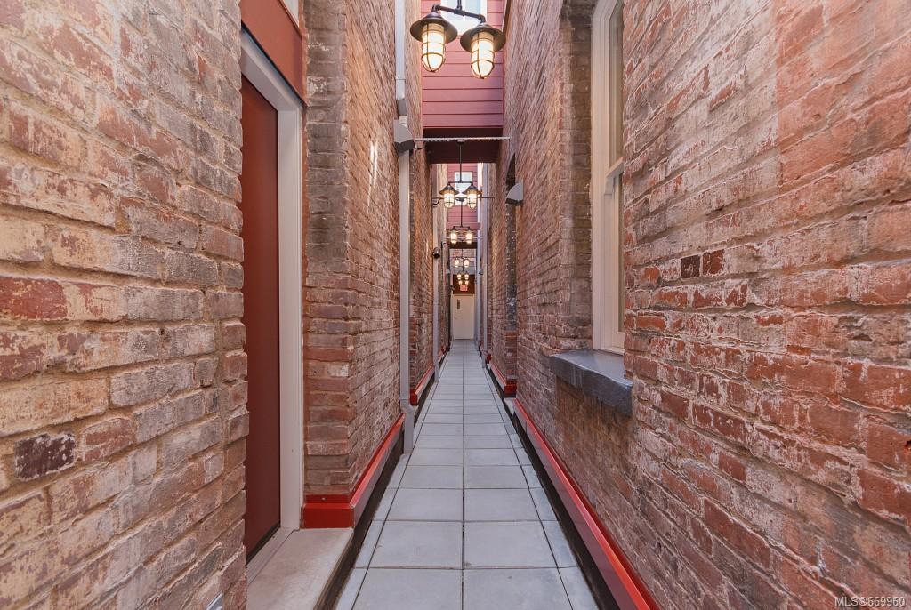 202-562 Yates St, Victoria