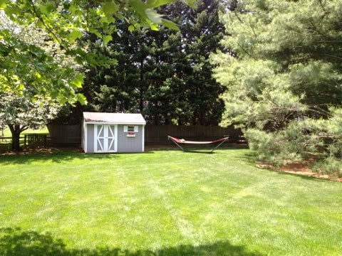 32 LAWRENCIA DR