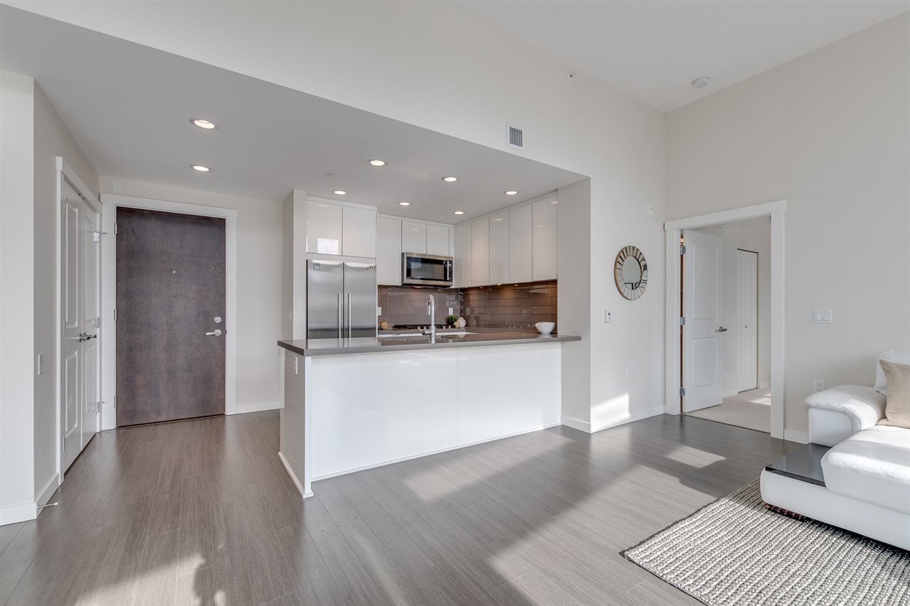 523-255 W 1st St