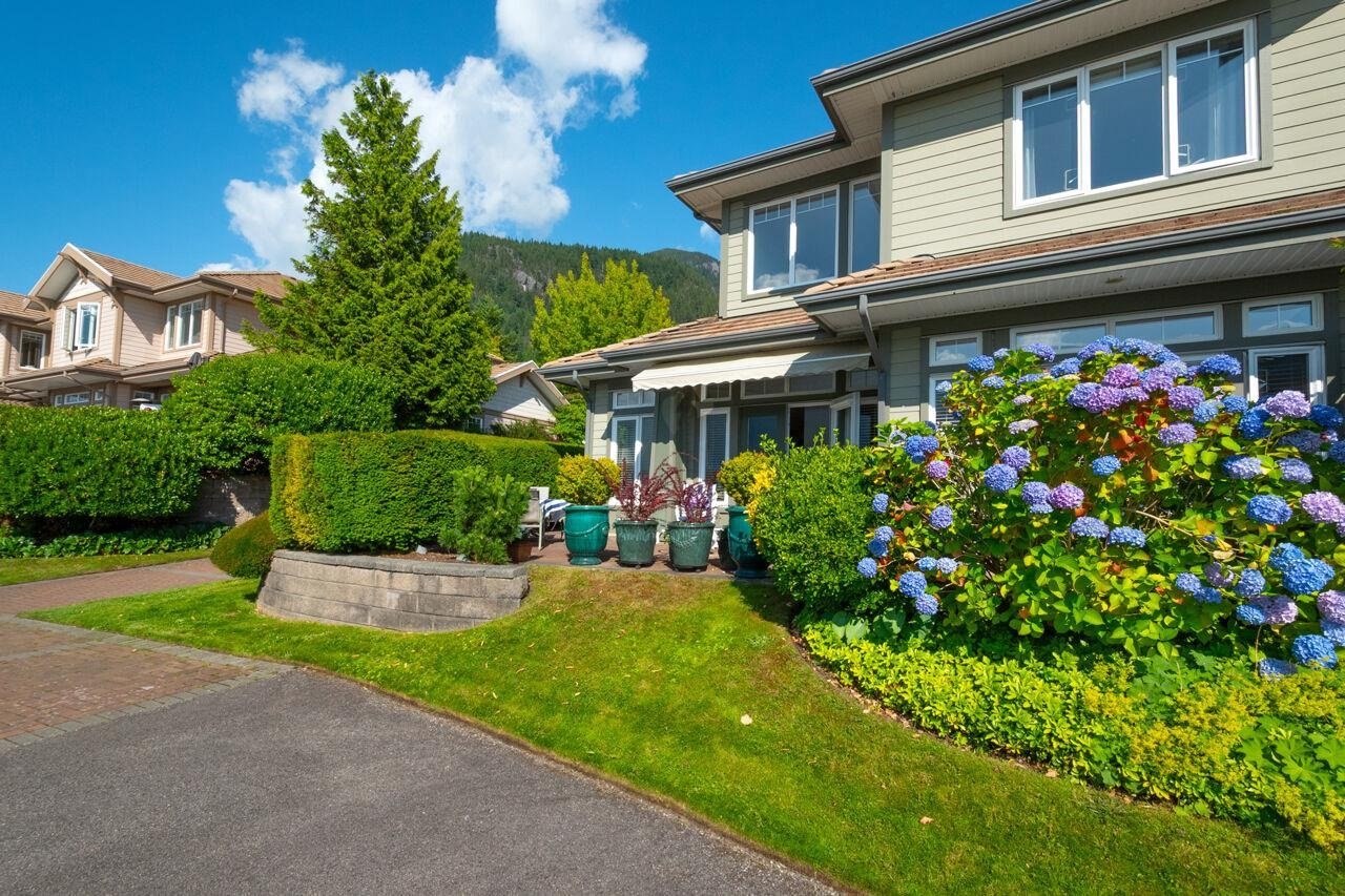 15 Beach Dr