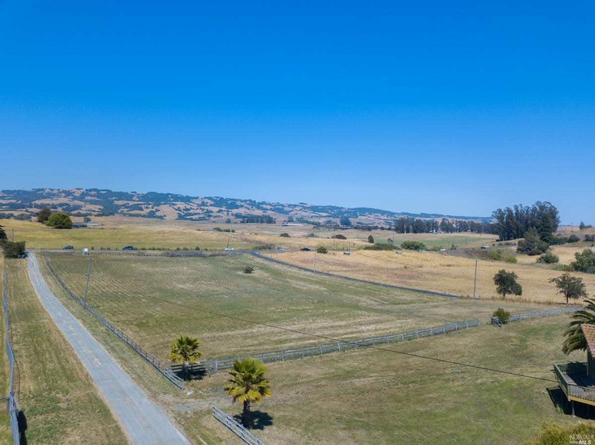 1660 Old Adobe Rd