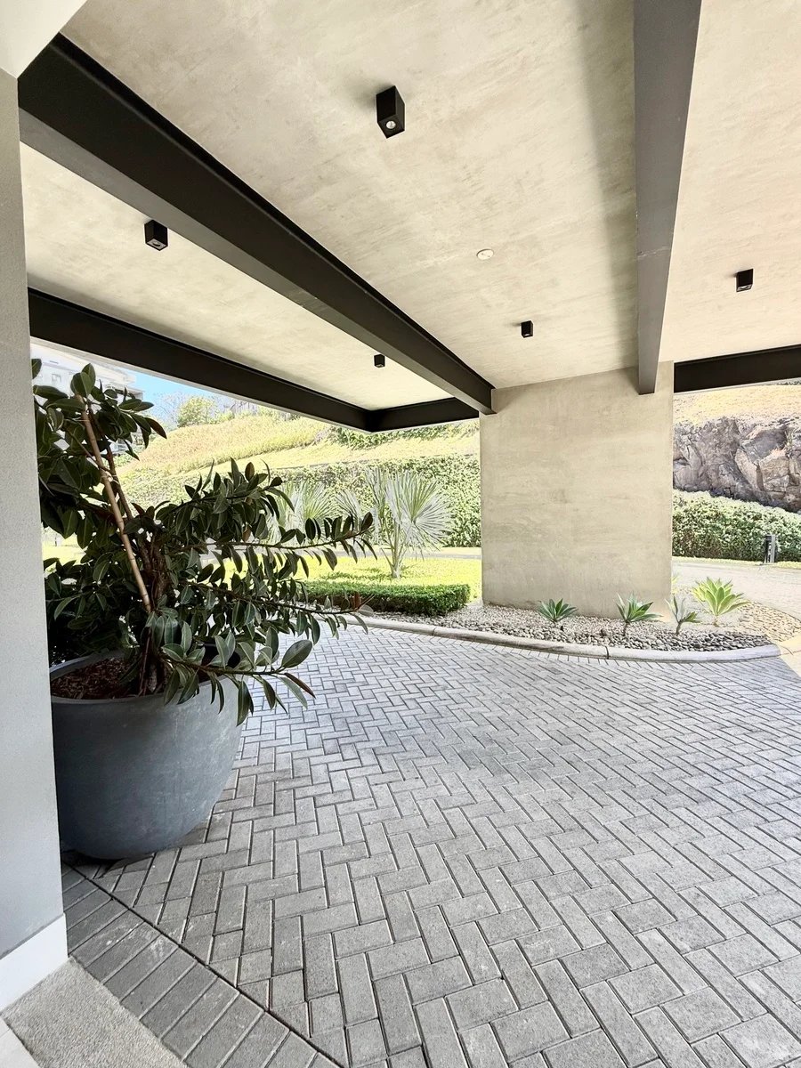 Contemporary Terrace Condo, Santa Ana, San Jose