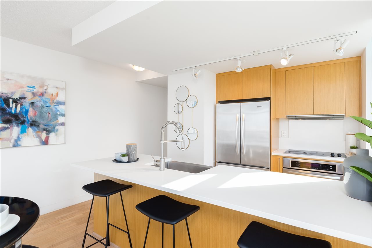 802-250 E 6th Ave