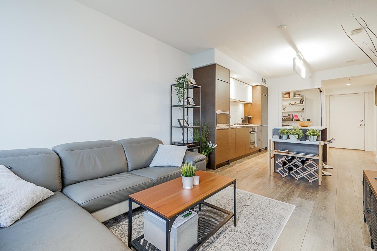 808-5233 Gilbert Rd