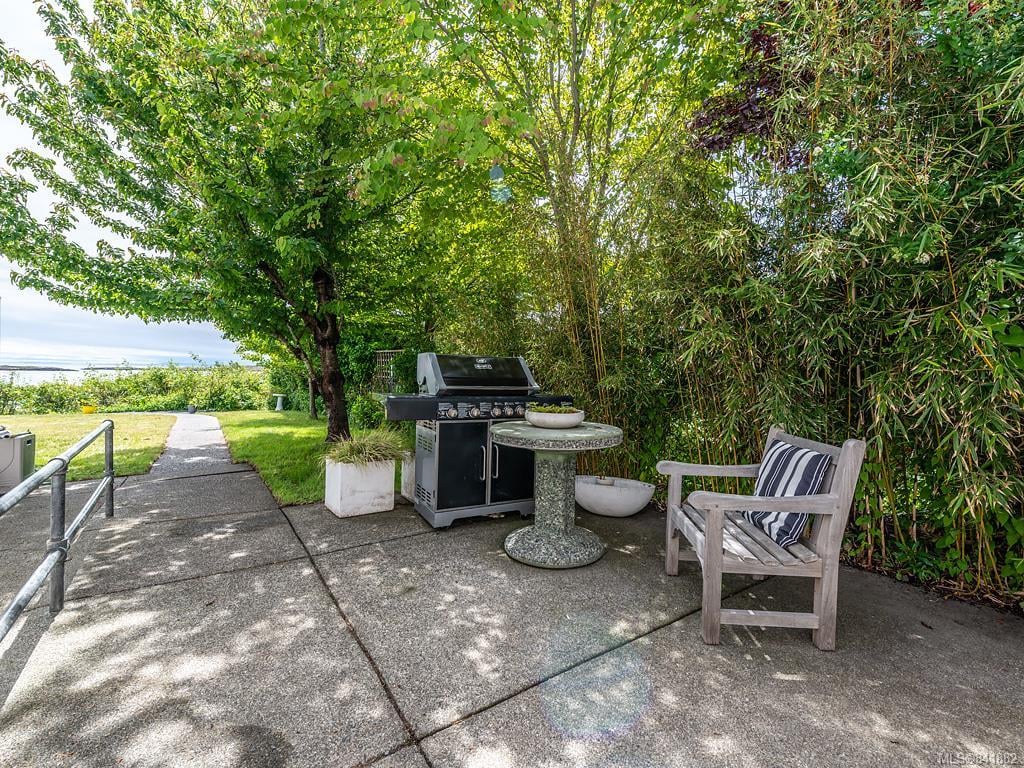 207 Beach Dr