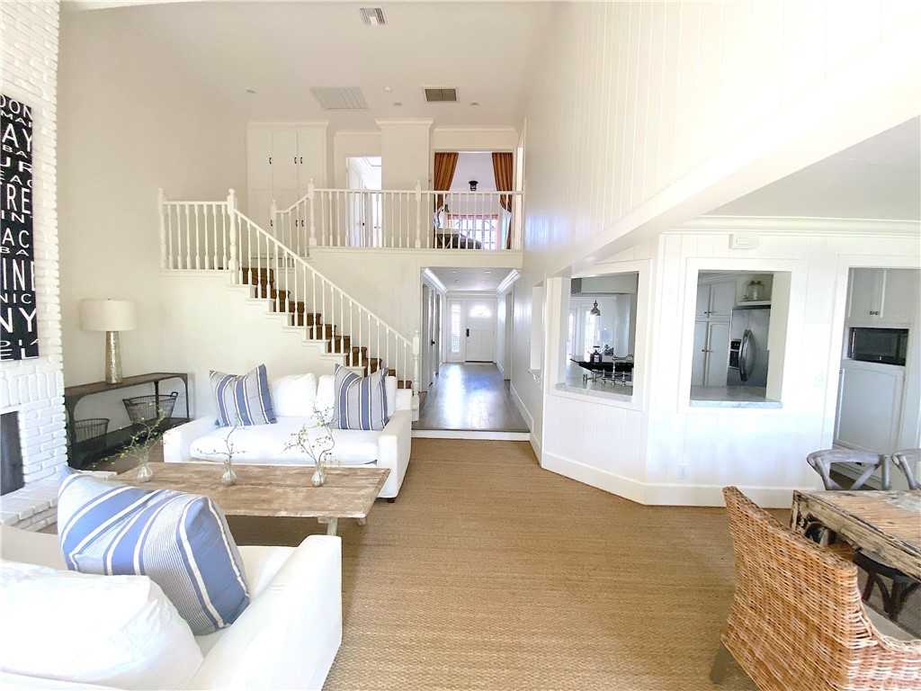 33908 Cape Cove