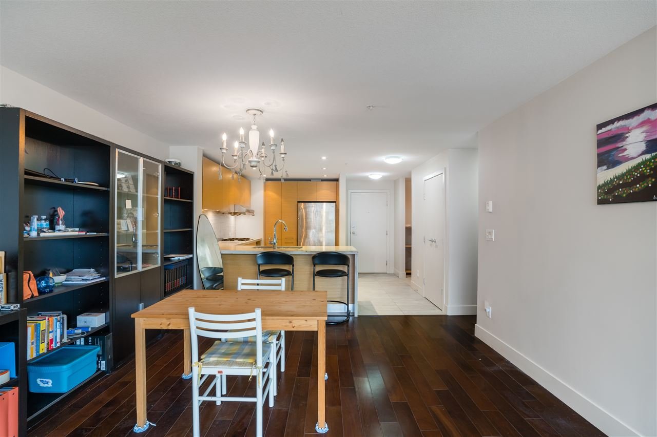 210-6015 Iona Dr