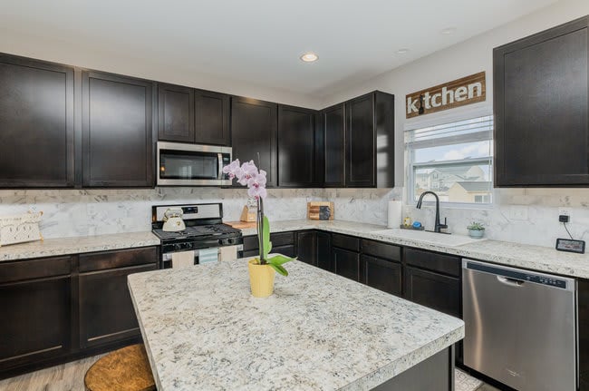 8658 Mayflower Dr, Lowell, IN 46356