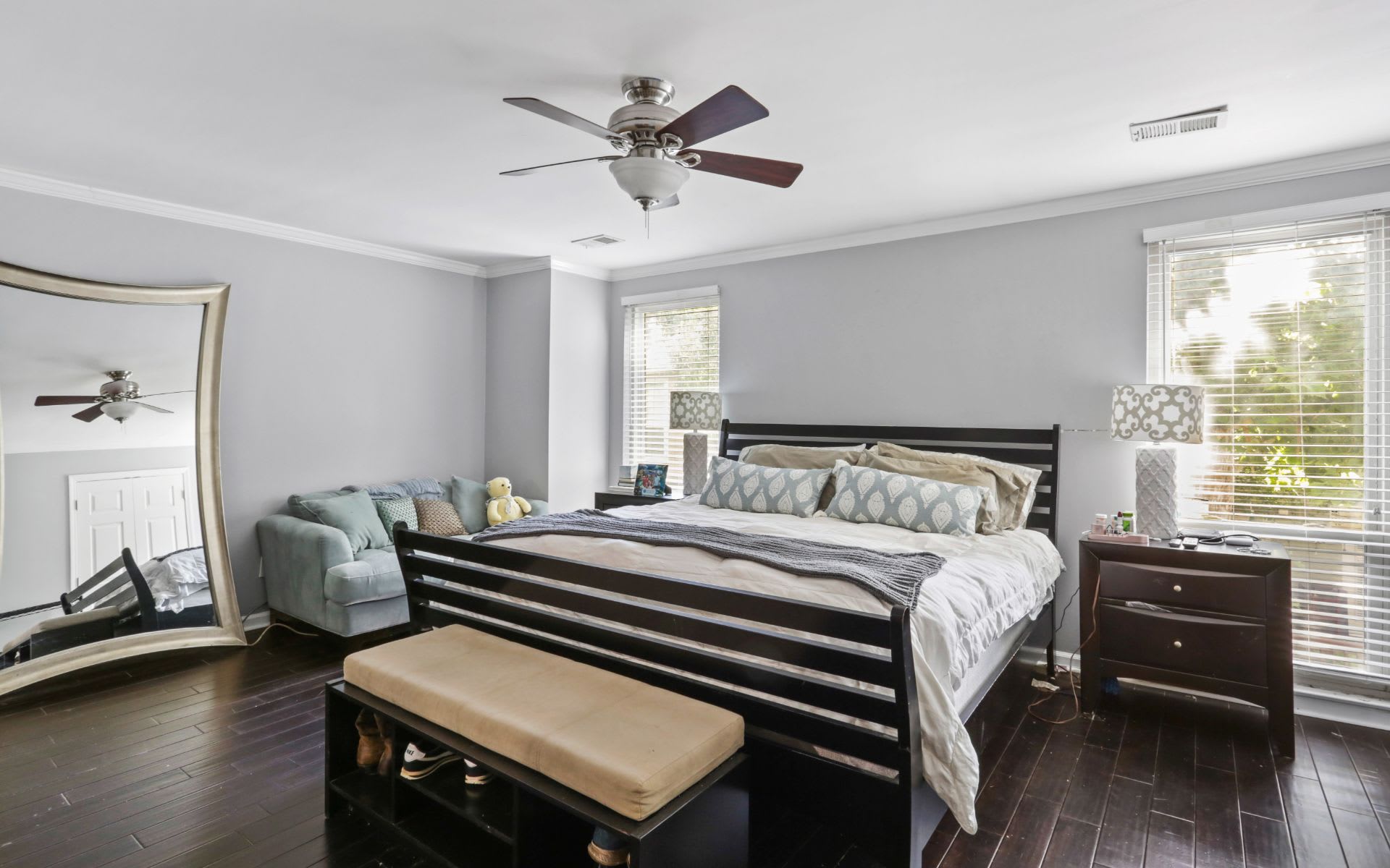 1142 Riverbend Club Dr SE