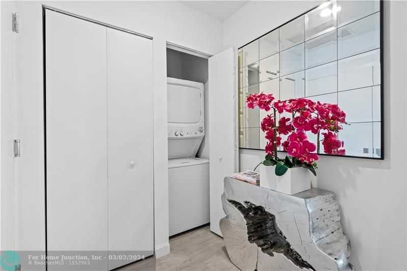 45 SW 9th St #4406