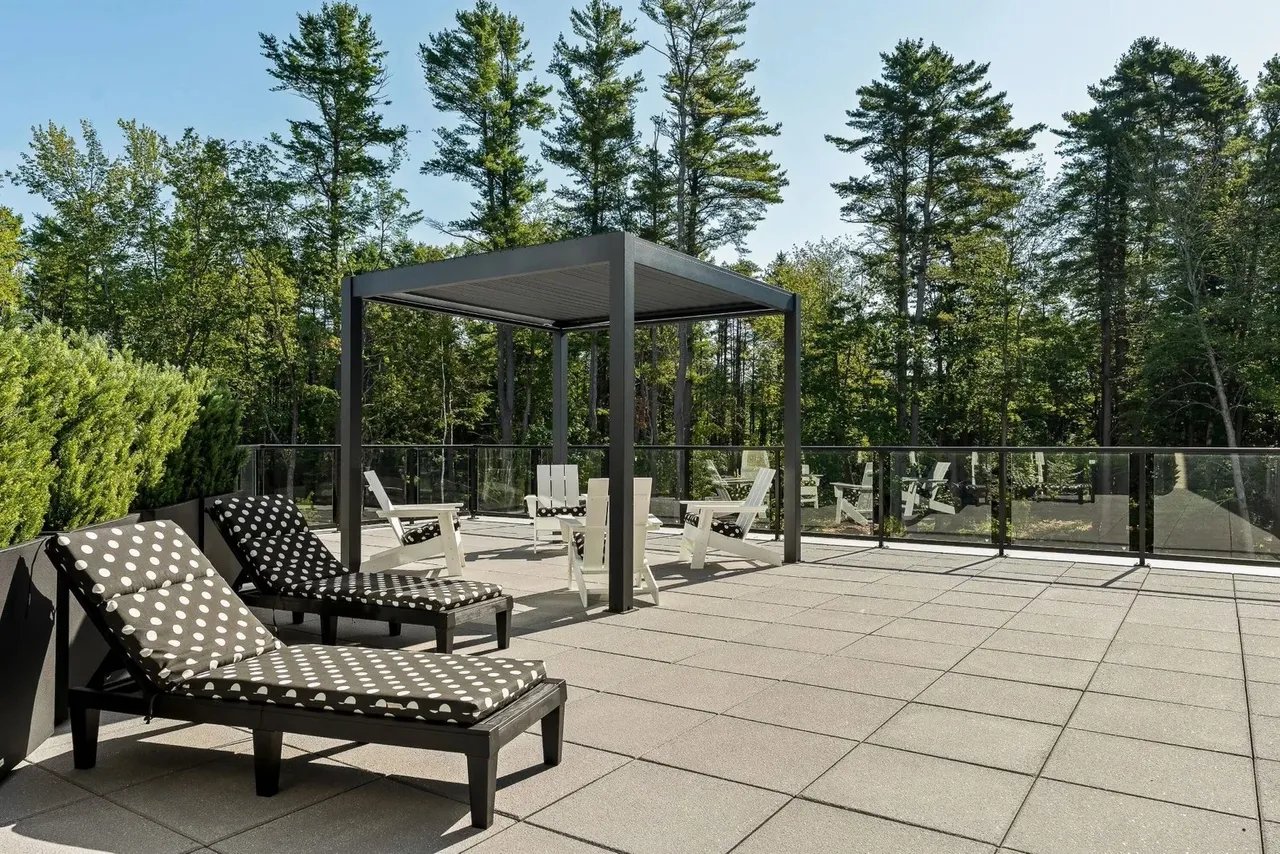 New Listing: 267 Us Route 1, 201, Falmouth, ME 04105 – $1,150,000